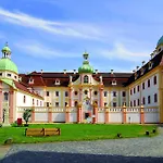 St. Hotel