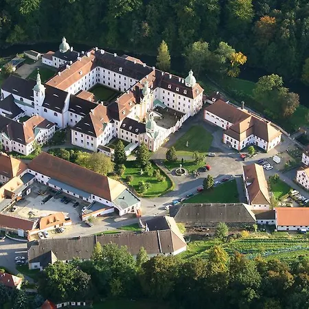 Gaestehaeuser St. Marienthal 호텔 Marienthal (Saxony)